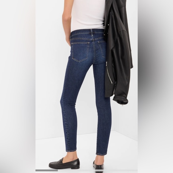 NWT size 29 Gap Mid Rise Skinny Short Jeans - Picture 2 of 5